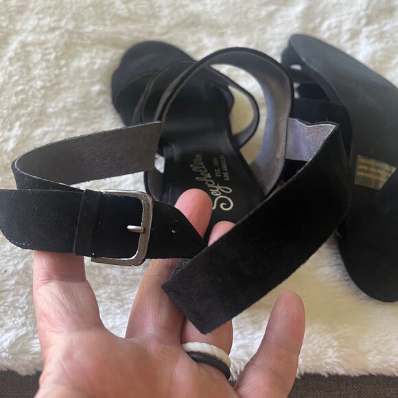 Seychelles Antique Strappy heeled sandal black suede - Picture 8 of 9